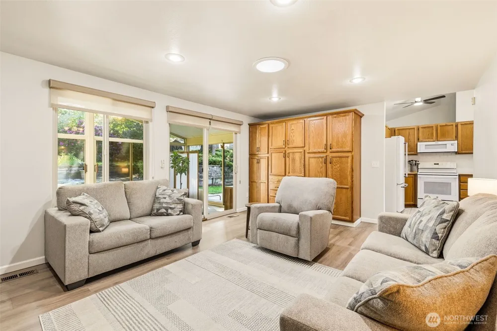 19808 137th Avenue SE Renton, WA 98058