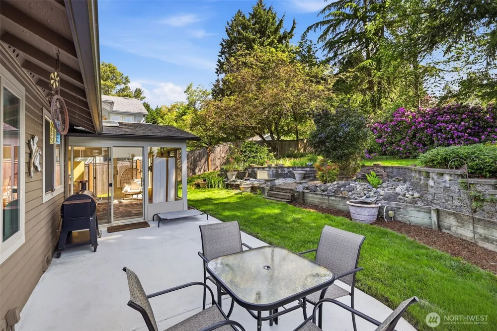 19808 137th Avenue SE Renton, WA 98058