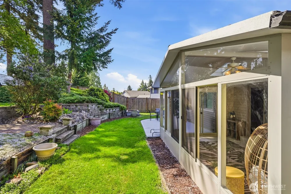 19808 137th Avenue SE Renton, WA 98058
