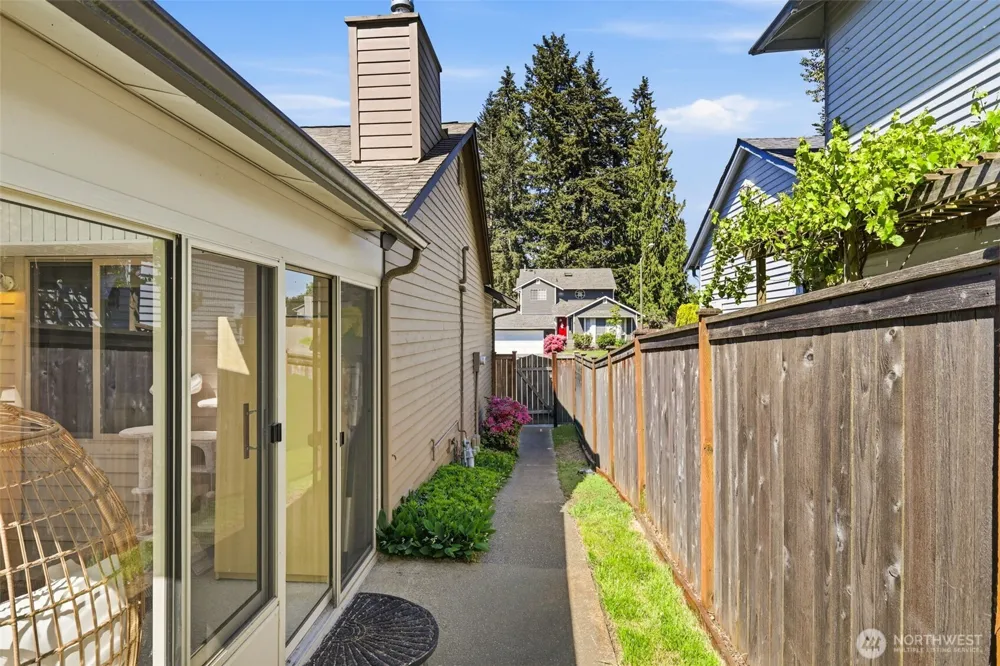 19808 137th Avenue SE Renton, WA 98058