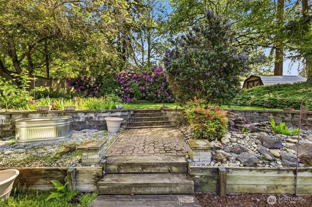 19808 137th Avenue SE Renton, WA 98058