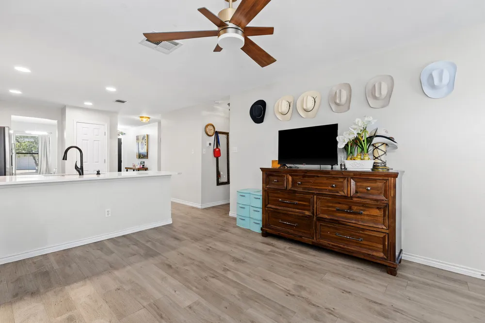 18200 Canopy Lane Manor, TX 78653