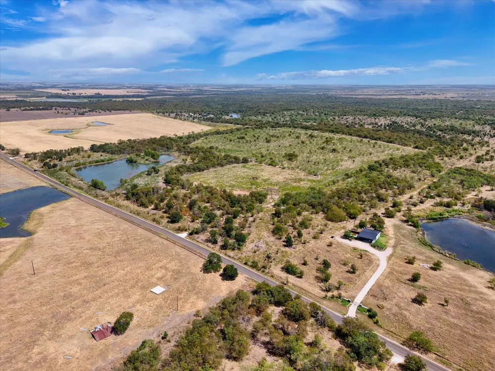 COUNTY LANE Axtell, TX 76624
