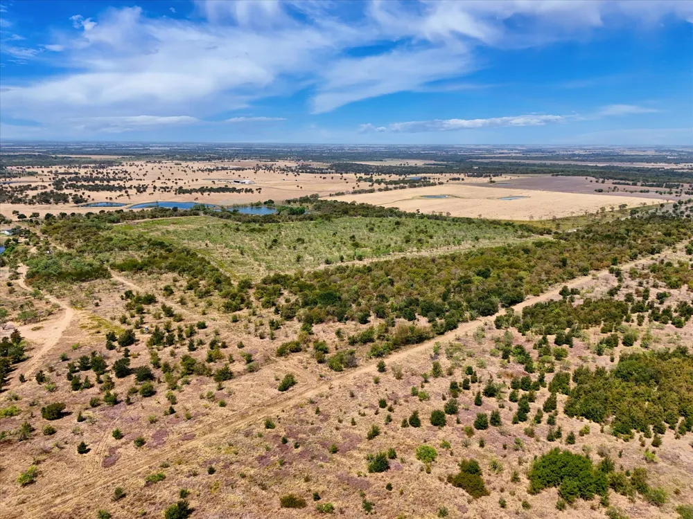 COUNTY LANE Axtell, TX 76624