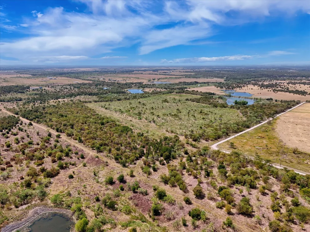 COUNTY LANE Axtell, TX 76624