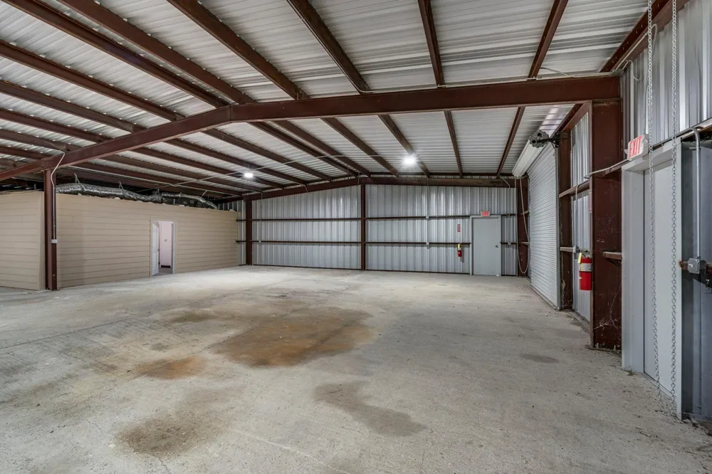 3026 S Highway 77 Waxahachie, TX 75165