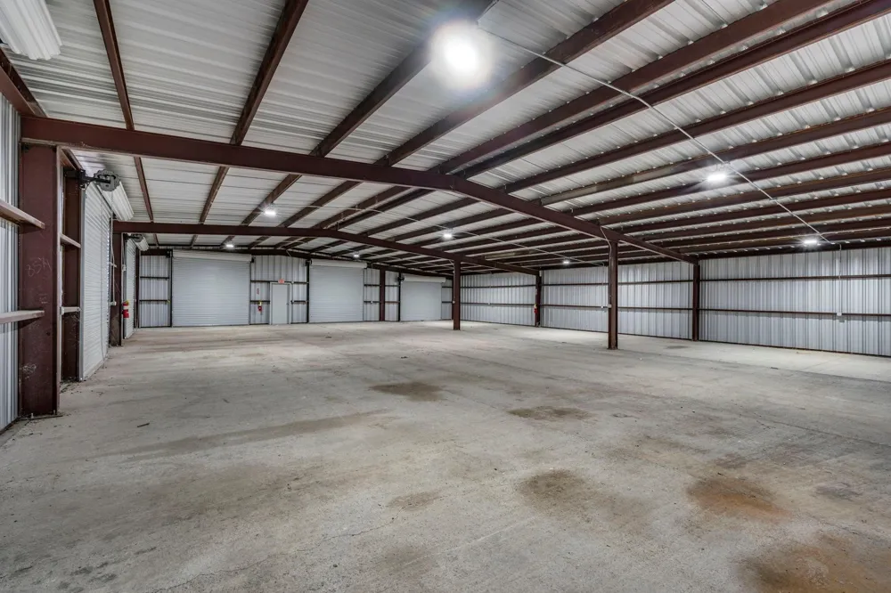 3026 S Highway 77 Waxahachie, TX 75165