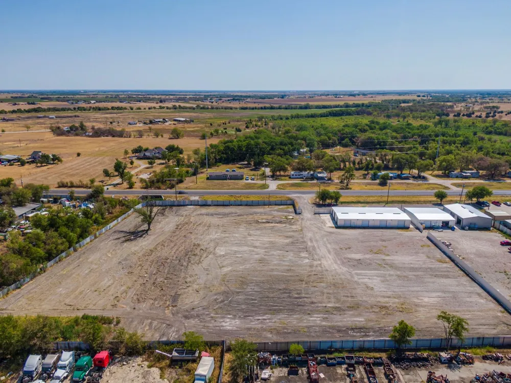 3026 S Highway 77 Waxahachie, TX 75165