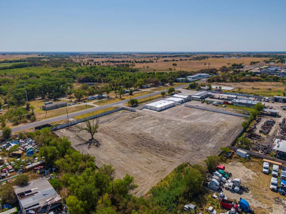 3026 S Highway 77 Waxahachie, TX 75165