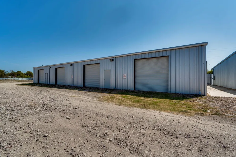 3026 S Highway 77 Waxahachie, TX 75165