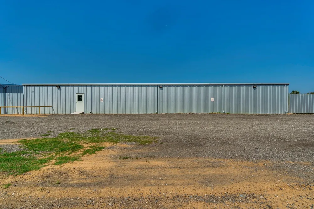 3026 S Highway 77 Waxahachie, TX 75165