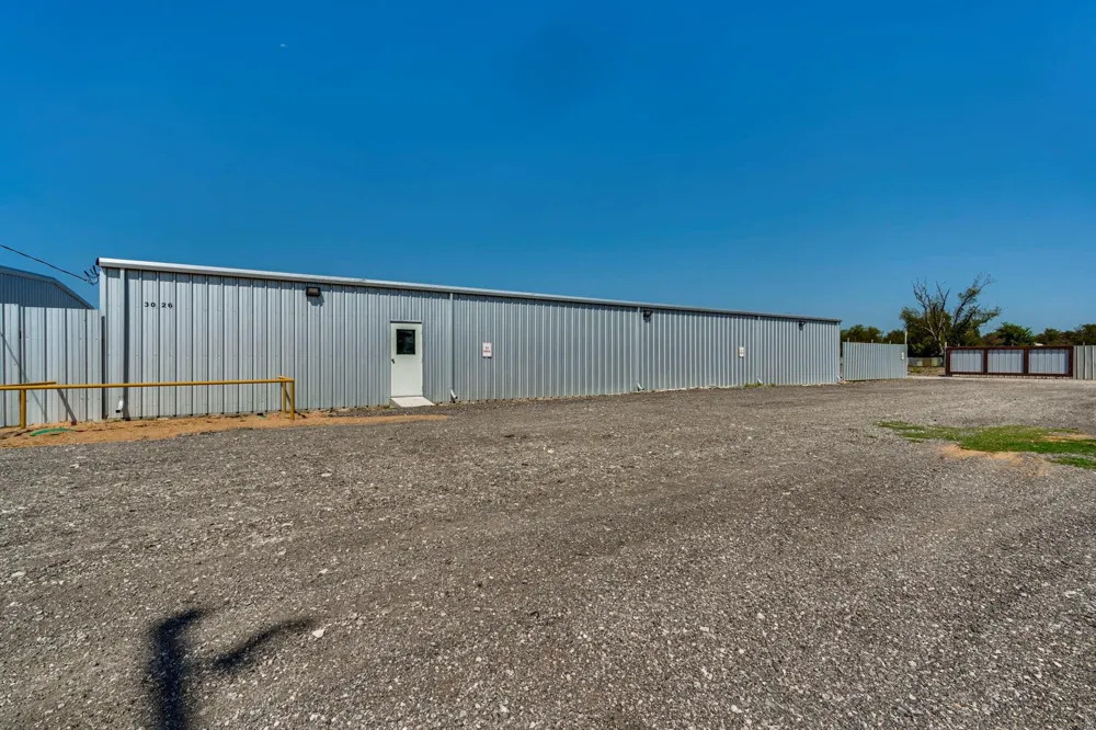 3026 S Highway 77 Waxahachie, TX 75165