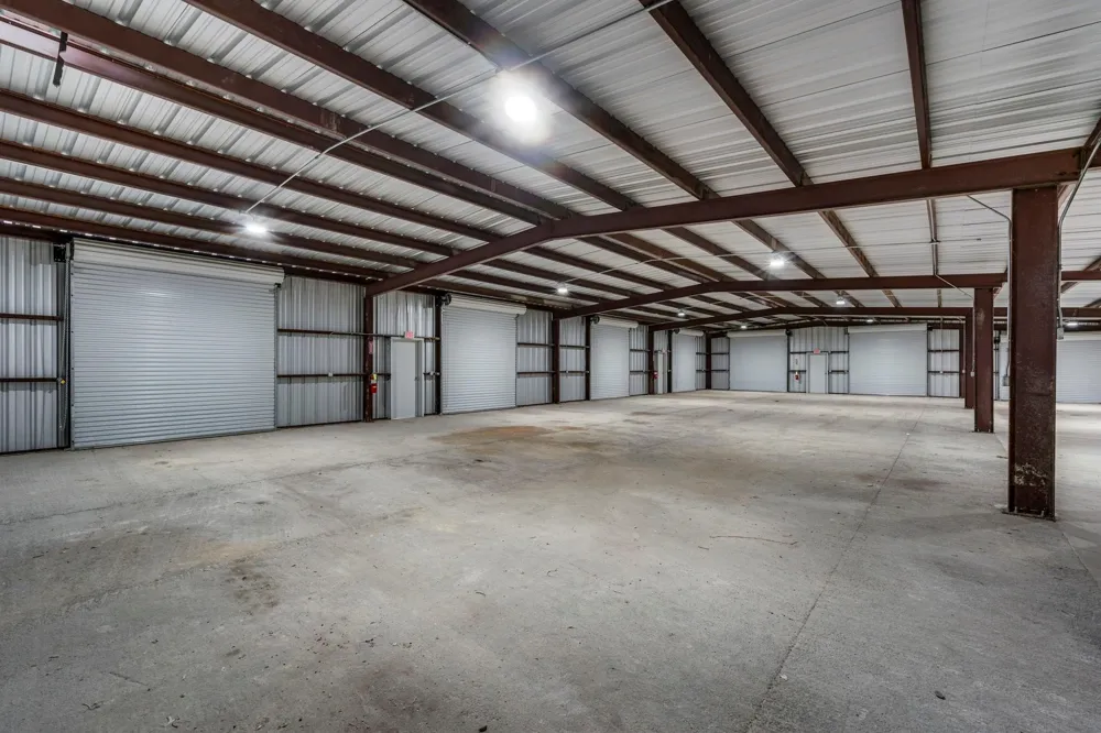 3026 S Highway 77 Waxahachie, TX 75165