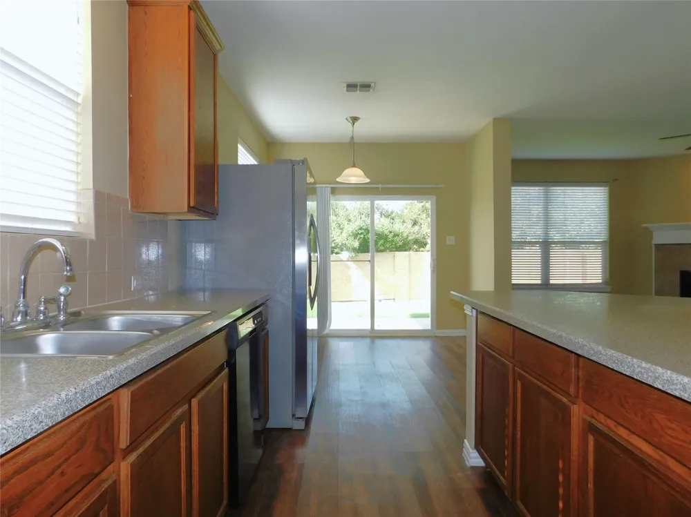 316 Hummingbird Drive Little Elm, TX 75068