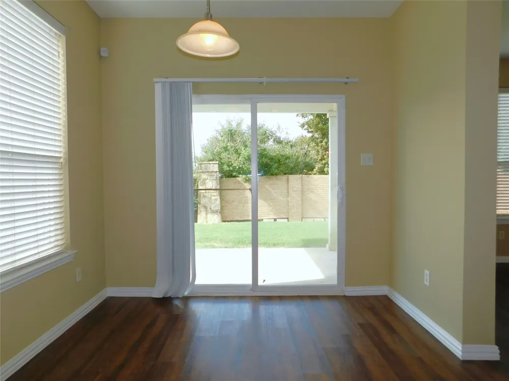 316 Hummingbird Drive Little Elm, TX 75068