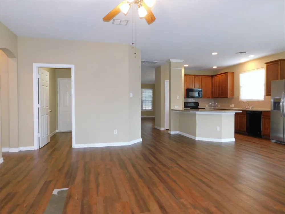 316 Hummingbird Drive Little Elm, TX 75068