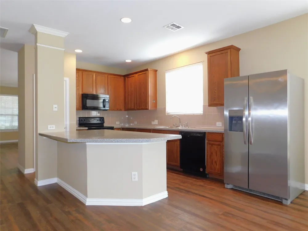316 Hummingbird Drive Little Elm, TX 75068