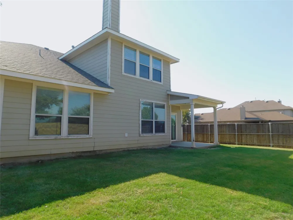 316 Hummingbird Drive Little Elm, TX 75068