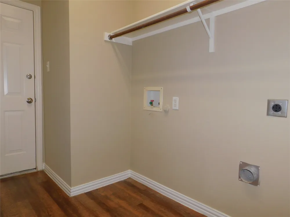 316 Hummingbird Drive Little Elm, TX 75068