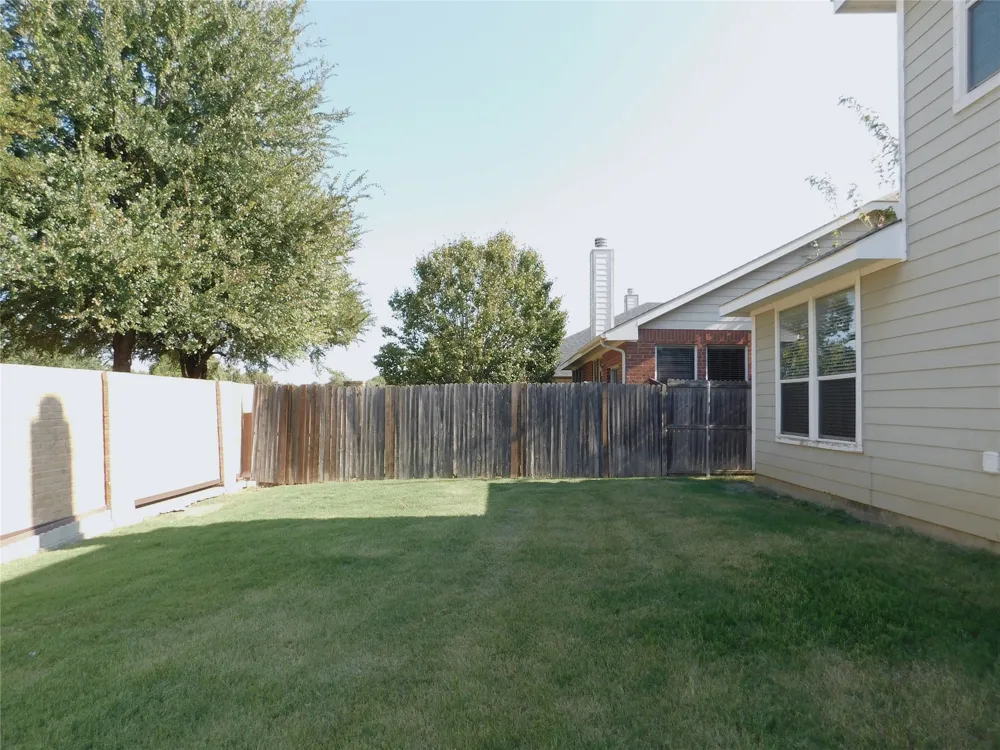 316 Hummingbird Drive Little Elm, TX 75068