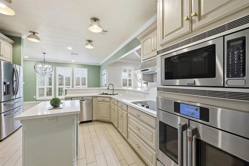 6335 Claybourn Drive Beaumont, TX 77706