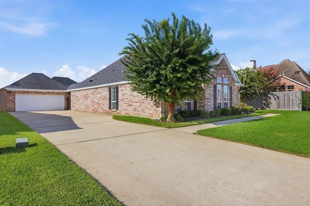 6335 Claybourn Drive Beaumont, TX 77706