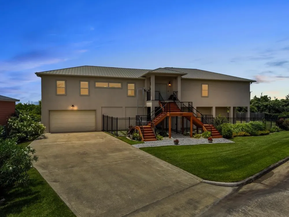 202 Debbie Lane San Leon, TX 77539