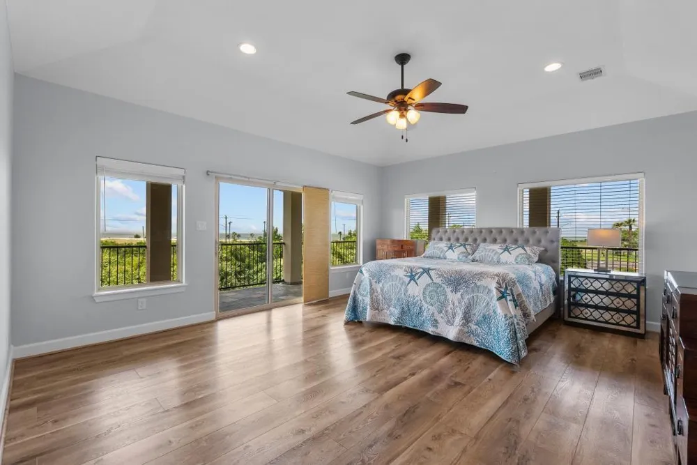 202 Debbie Lane San Leon, TX 77539