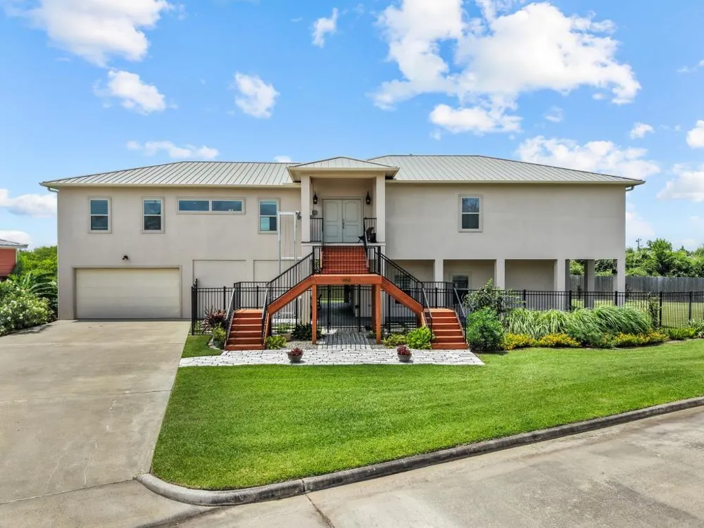 202 Debbie Lane San Leon, TX 77539