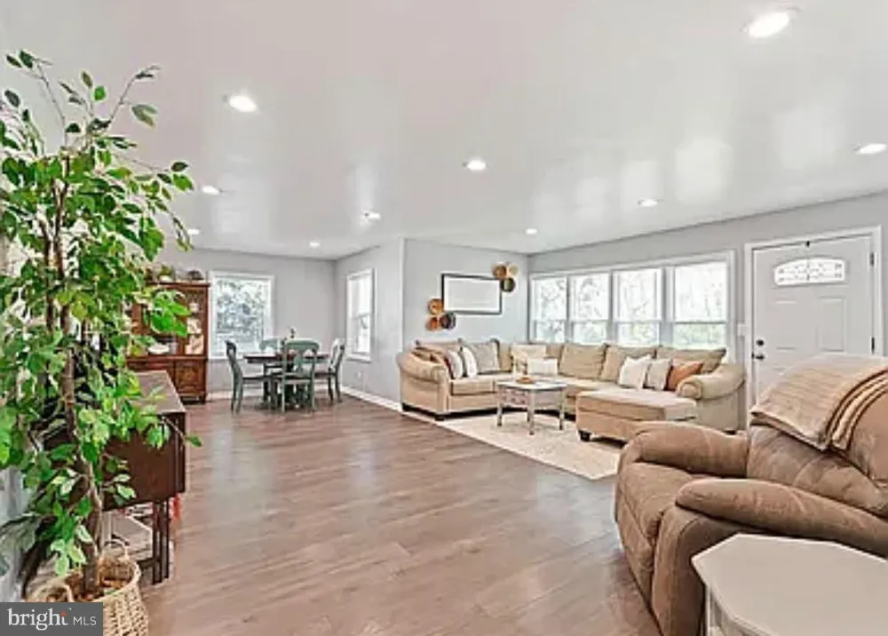 1 W POST ROAD Morrisville, PA 19067