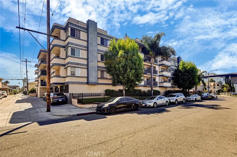 535 W 4th #201 Long Beach, CA 90802