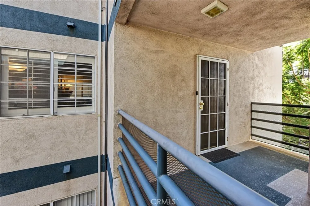 535 W 4th #201 Long Beach, CA 90802