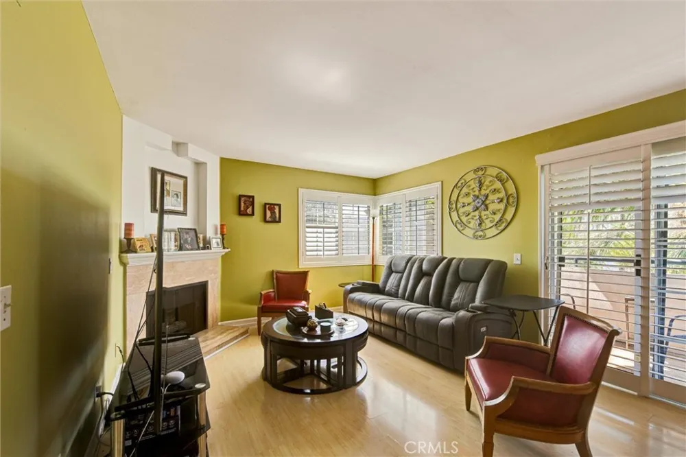 535 W 4th #201 Long Beach, CA 90802