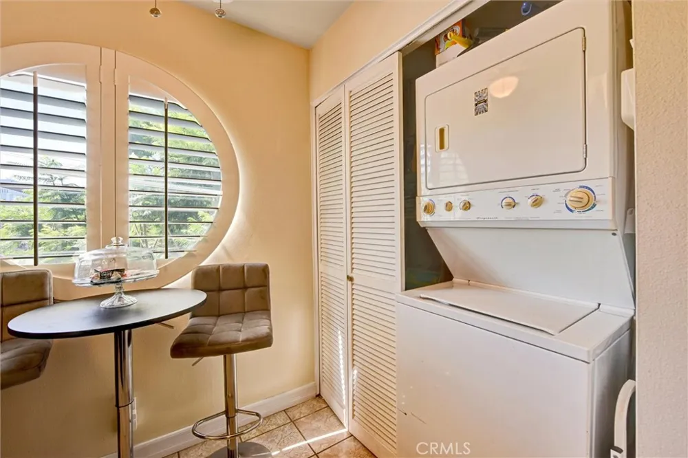 535 W 4th #201 Long Beach, CA 90802