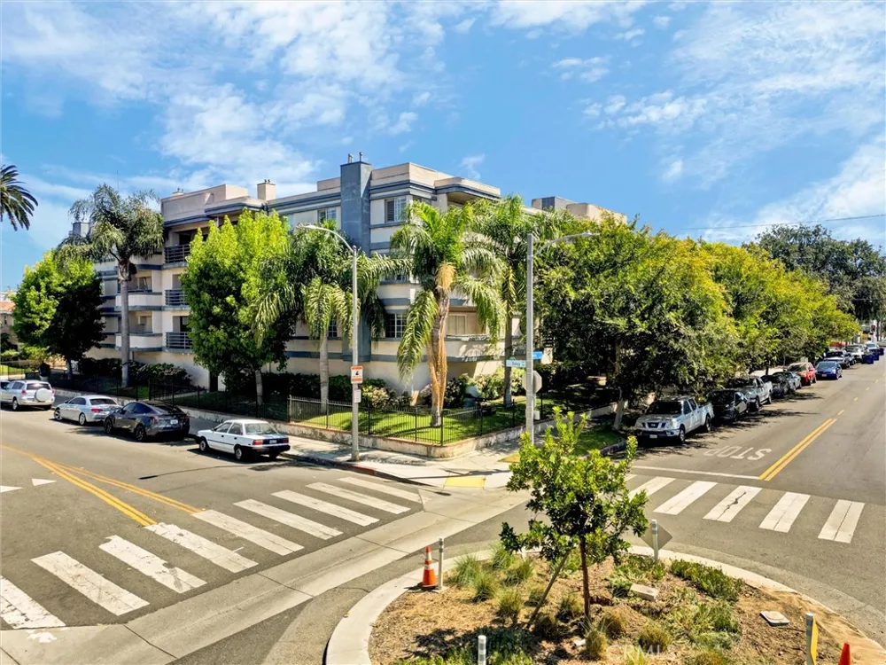 535 W 4th #201 Long Beach, CA 90802