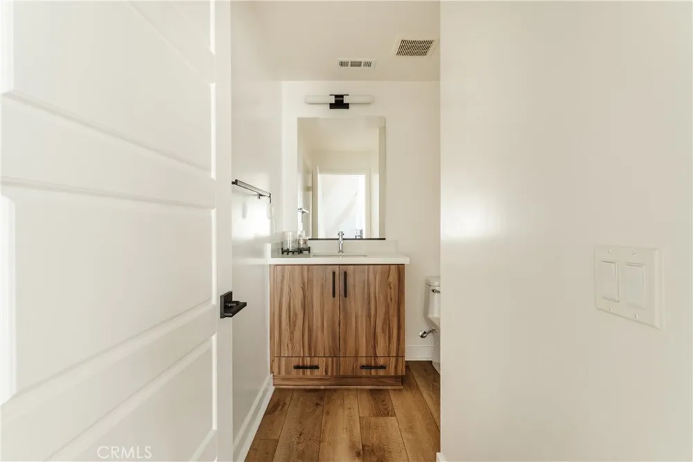 5623 Bella Blanco North Hollywood, CA 91601