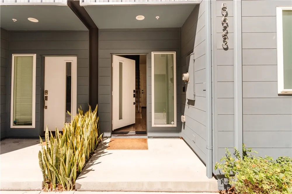 5623 Bella Blanco North Hollywood, CA 91601