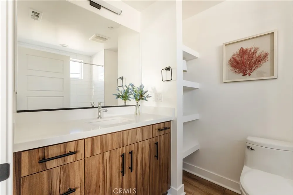 5623 Bella Blanco North Hollywood, CA 91601