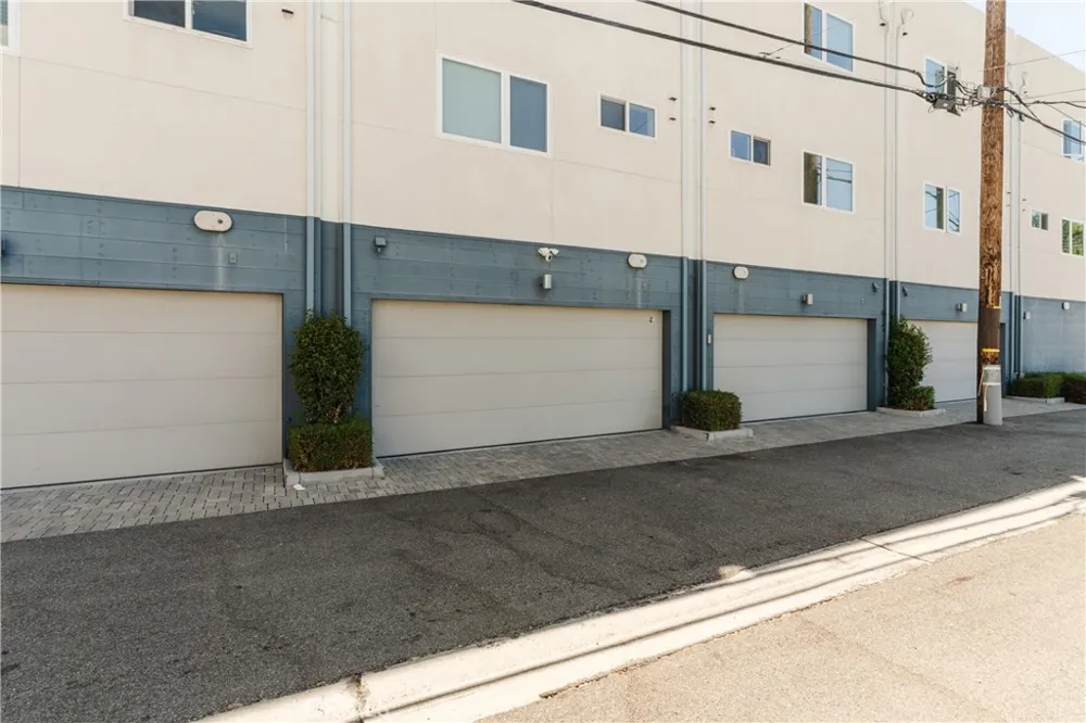 5623 Bella Blanco North Hollywood, CA 91601