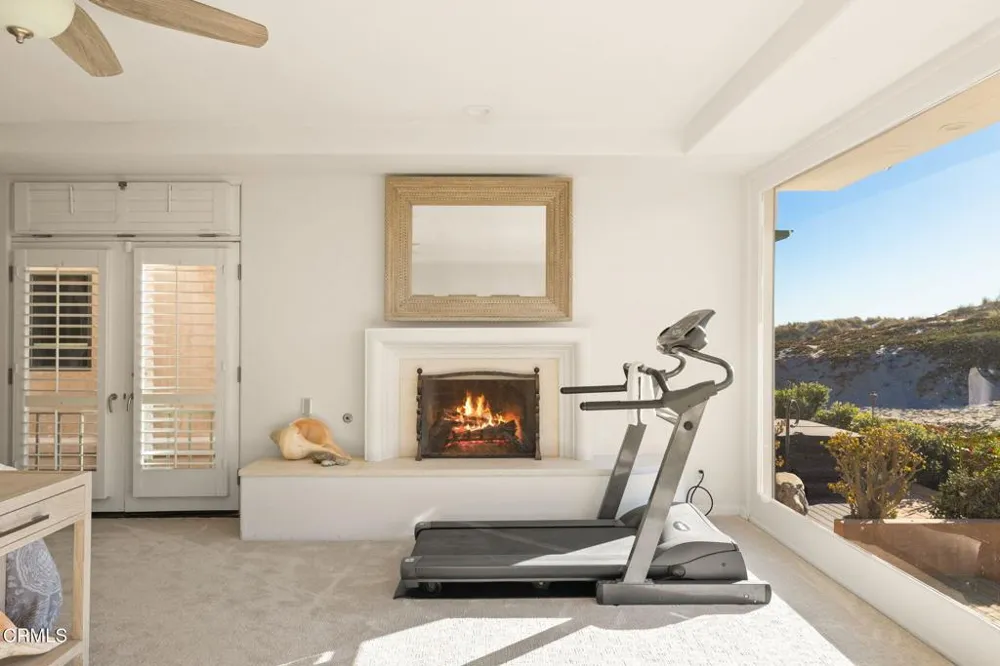 1571 Mandalay Beach Road Oxnard, CA 93035