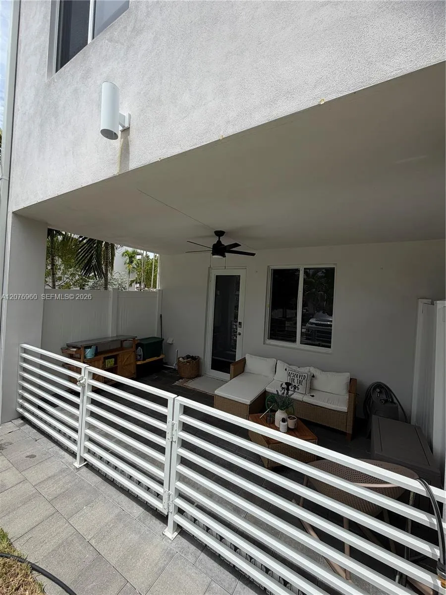 10300 NW 66th St Doral, FL 33178