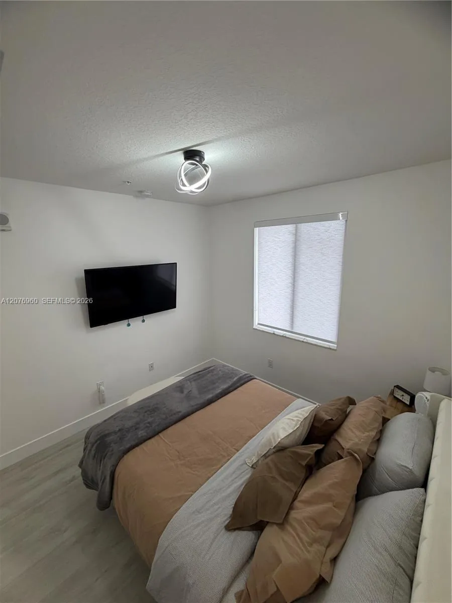 10300 NW 66th St Doral, FL 33178