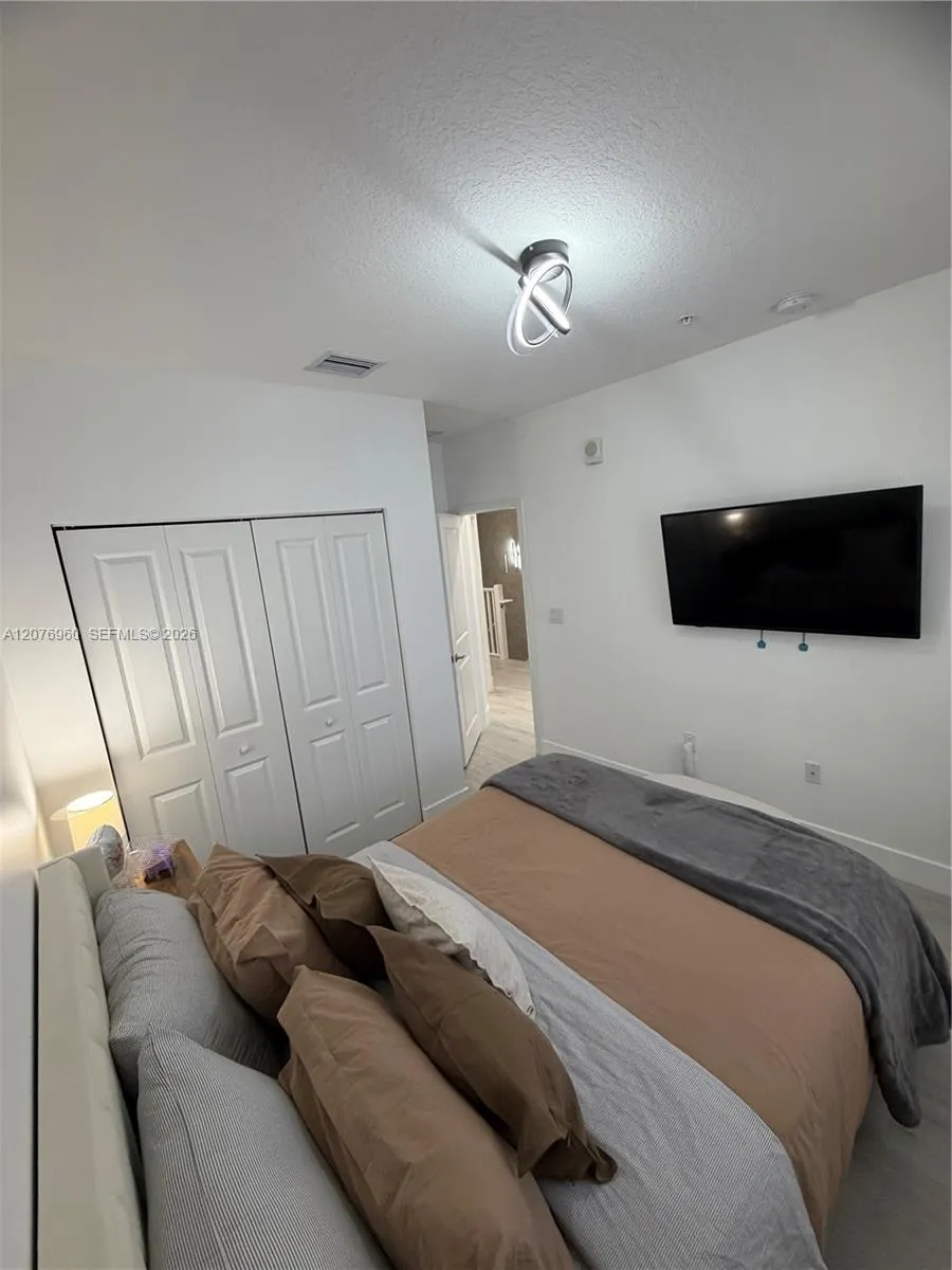 10300 NW 66th St Doral, FL 33178
