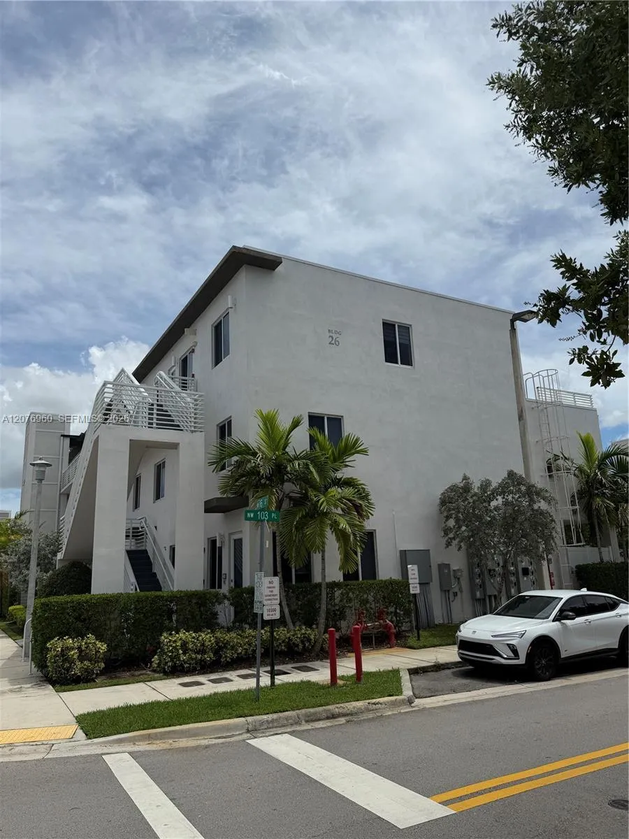 10300 NW 66th St Doral, FL 33178