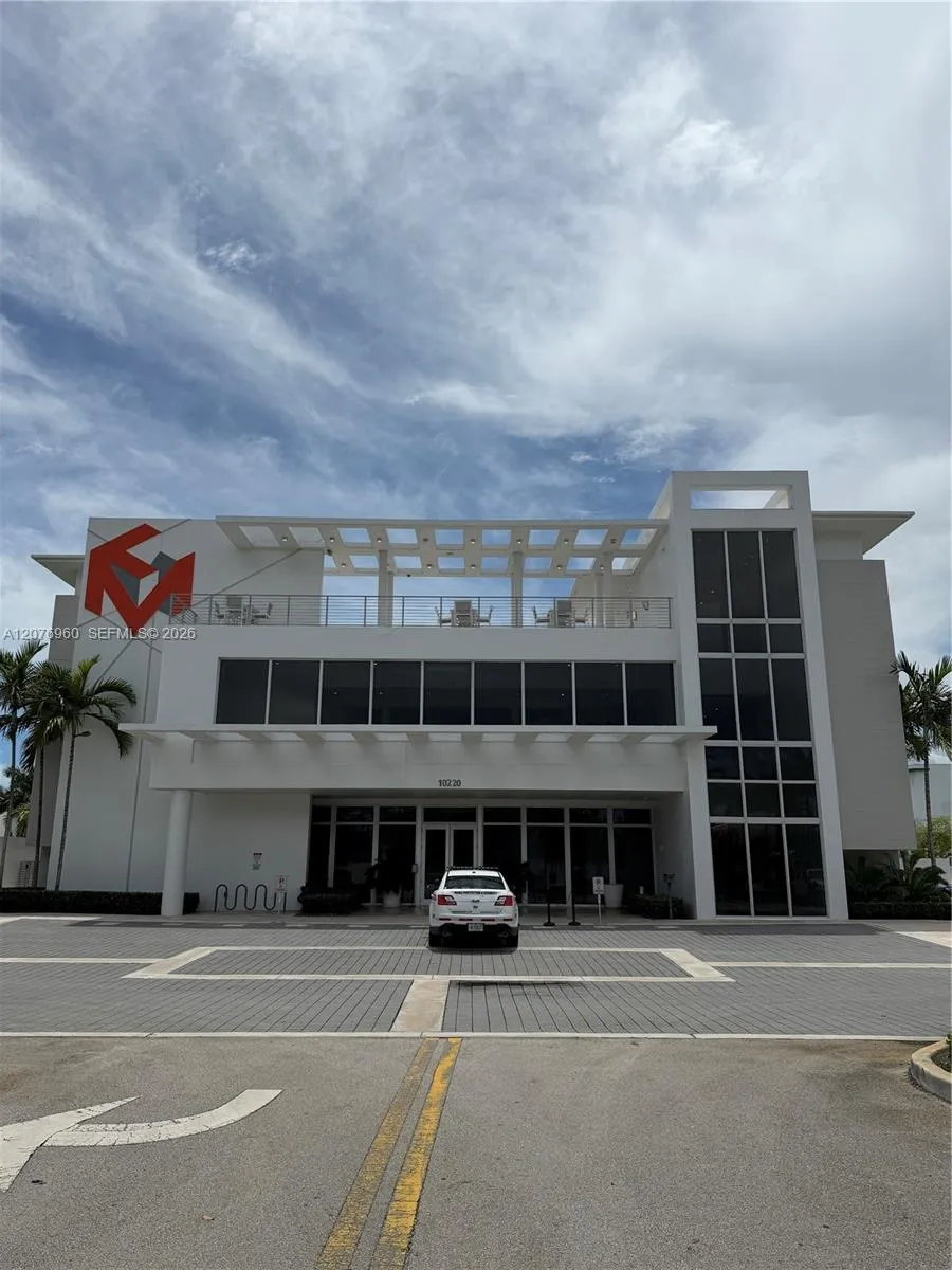 10300 NW 66th St Doral, FL 33178