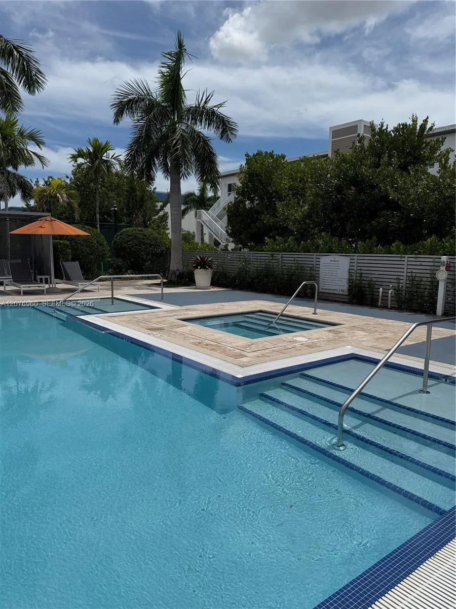 10300 NW 66th St Doral, FL 33178
