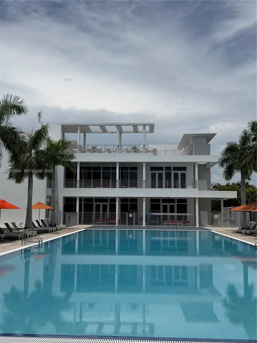 10300 NW 66th St Doral, FL 33178