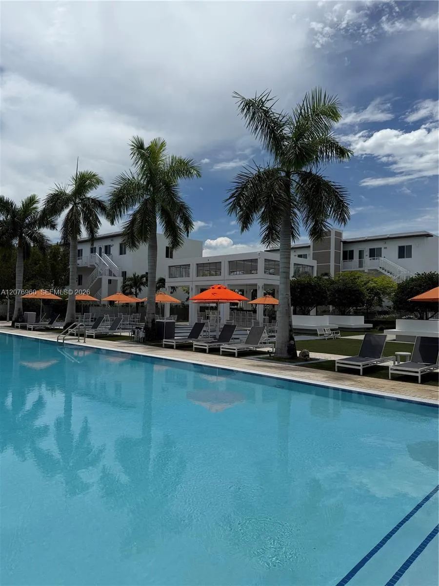 10300 NW 66th St Doral, FL 33178