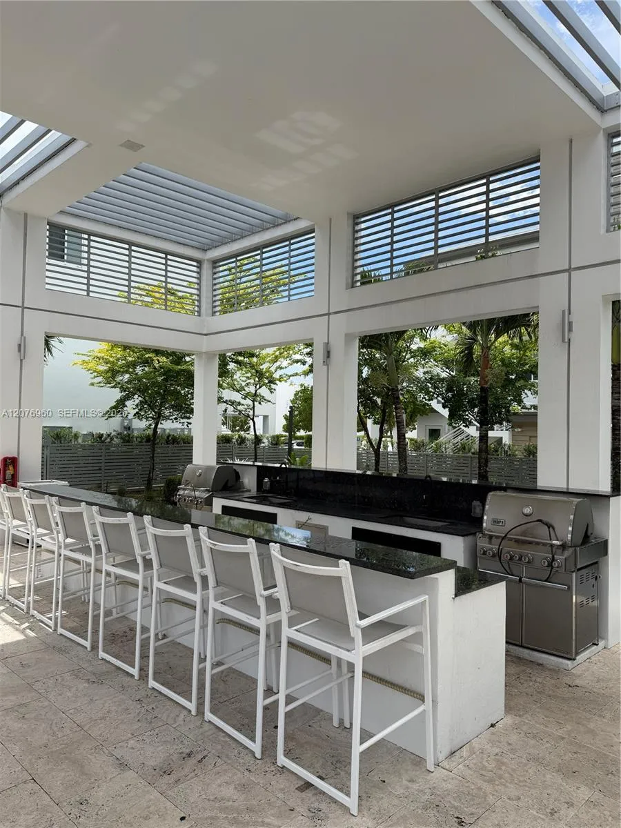 10300 NW 66th St Doral, FL 33178