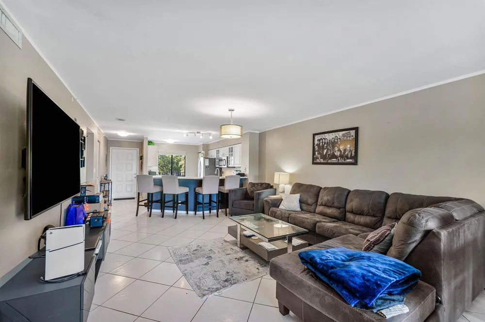 2205 S CYPRESS BEND DRIVE #302 Pompano Beach, FL 33069